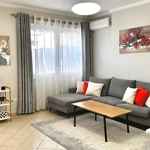  Appartamento Quiet & Spacious Center - 4 Min Walk Albania